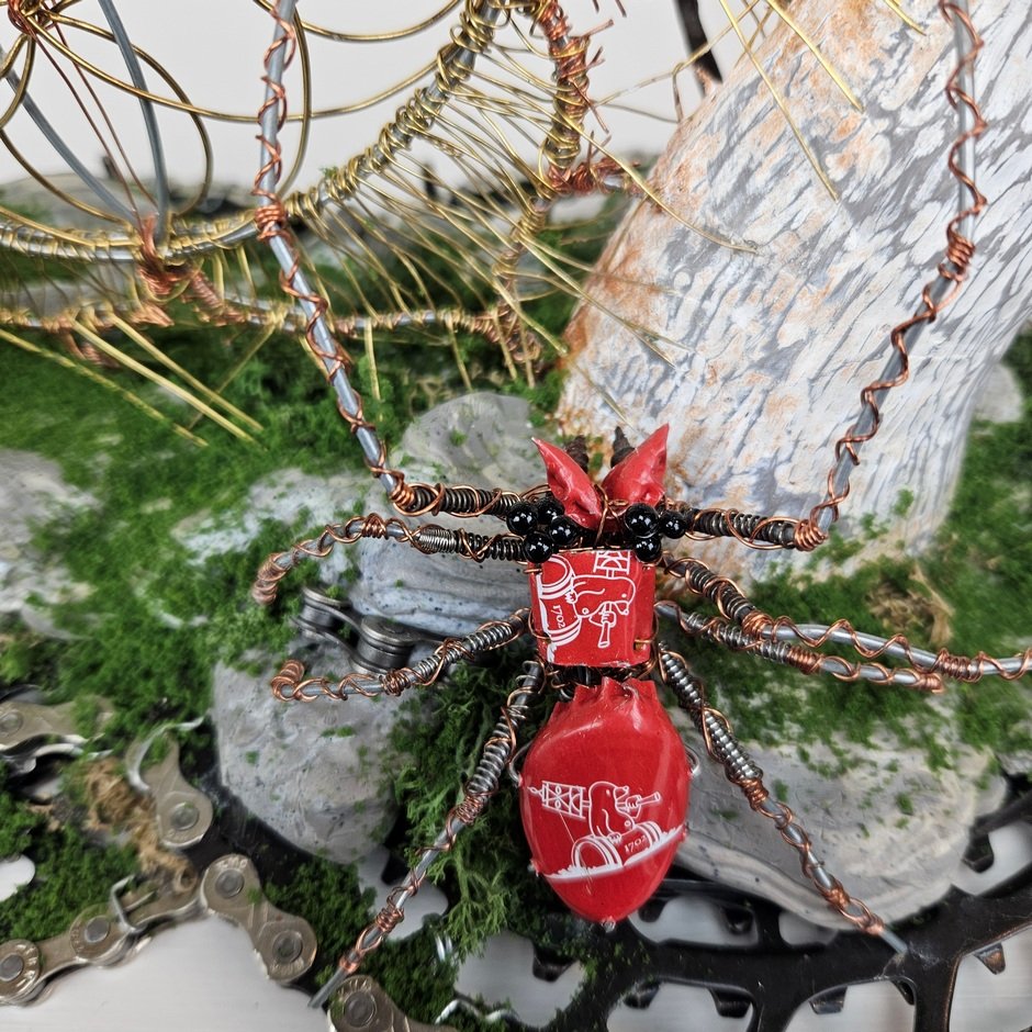Spider and mushroom sculpture by Kristian Saapunki aka RawSculptor