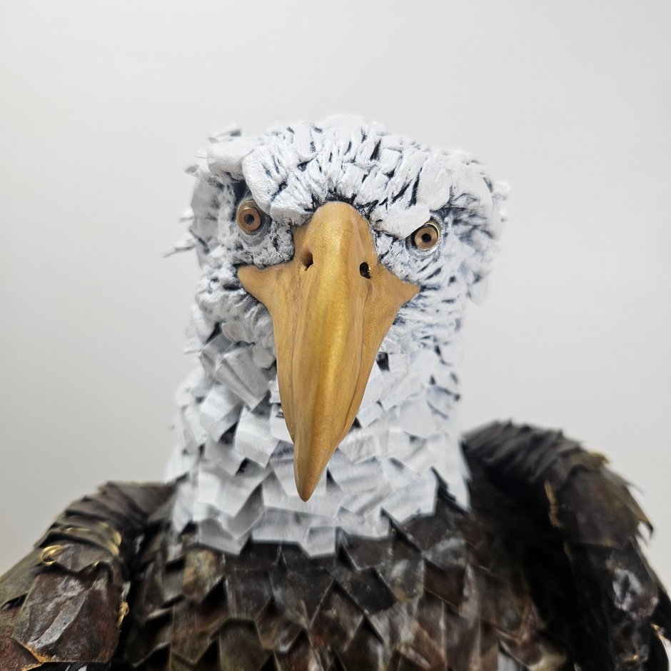 Bald eagle sculpture by Kristian Saapunki aka RawSculptor