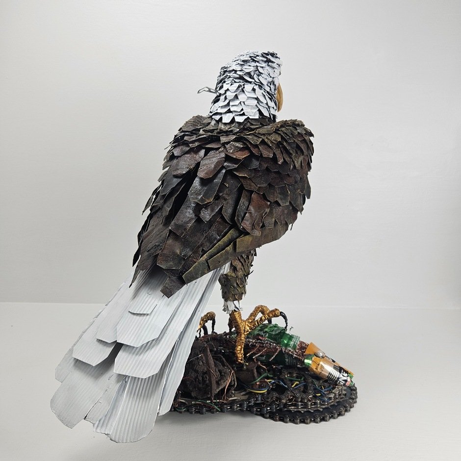 Bald eagle sculpture by Kristian Saapunki aka RawSculptor