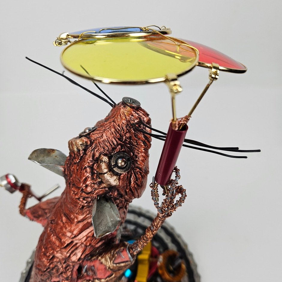 Trashy rat sculpture by Kristian Saapunki aka RawSculptor