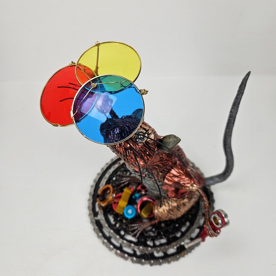 Trashy rat sculpture by Kristian Saapunki aka RawSculptor